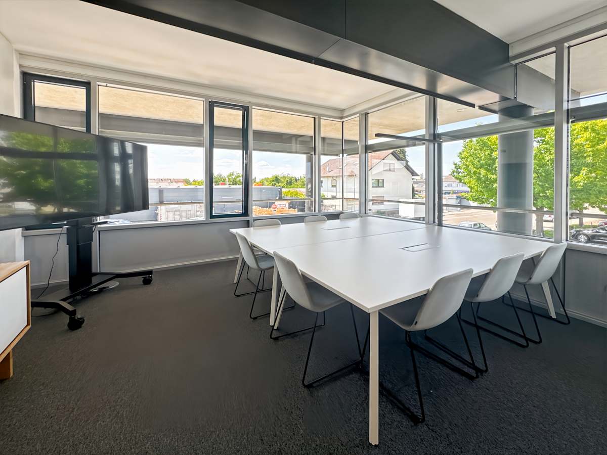 Regus - Schwetzingen, Carl-Benz-Strasse photo 3