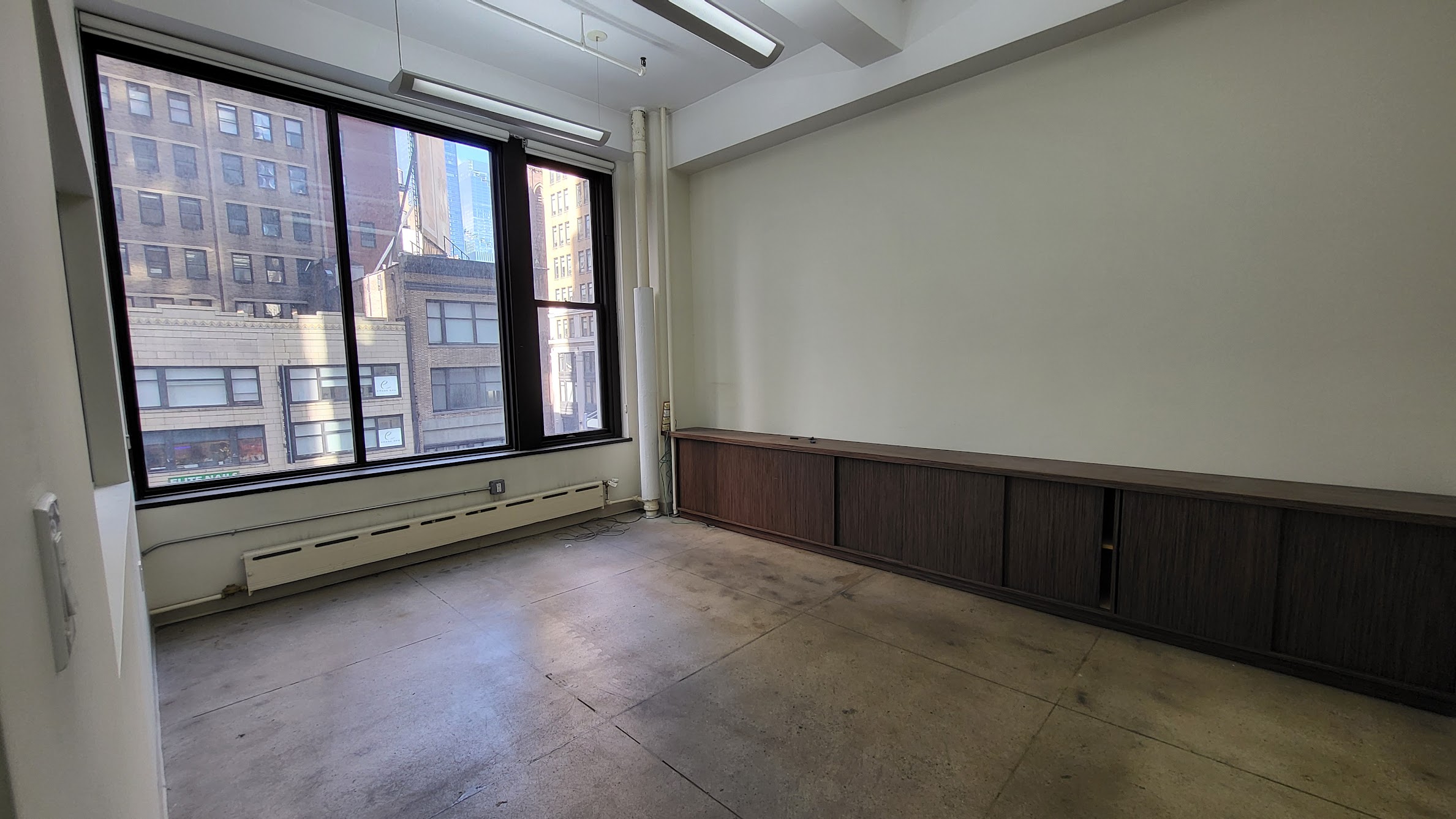 345 7th Avenue photo 8