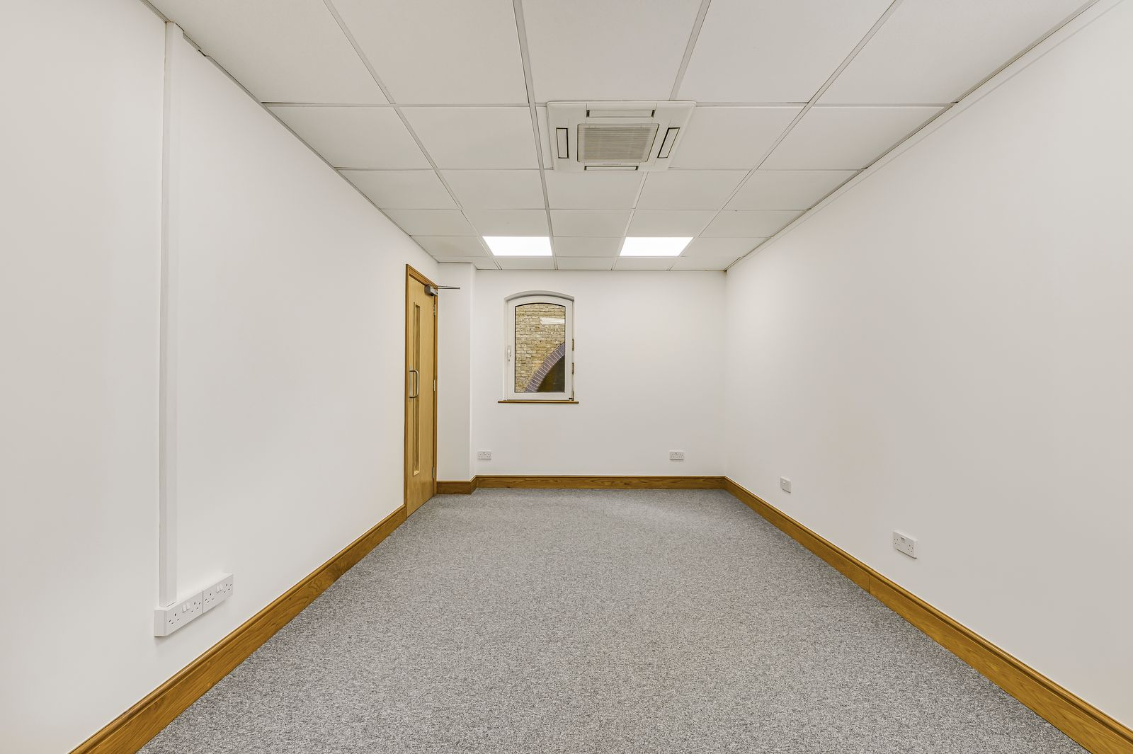 Suite 6, Mill Street photo 2