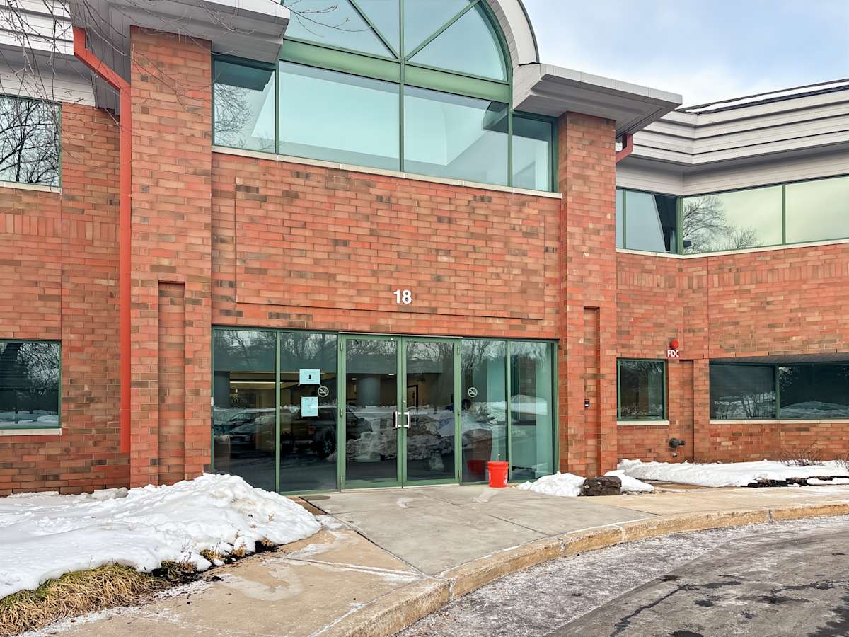 18 Campus Boulevard photo 2