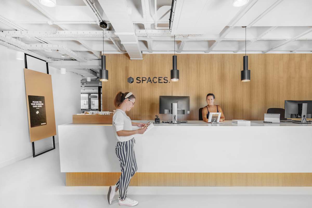 Regus - Sevilla, Plaza de Villasís photo 2