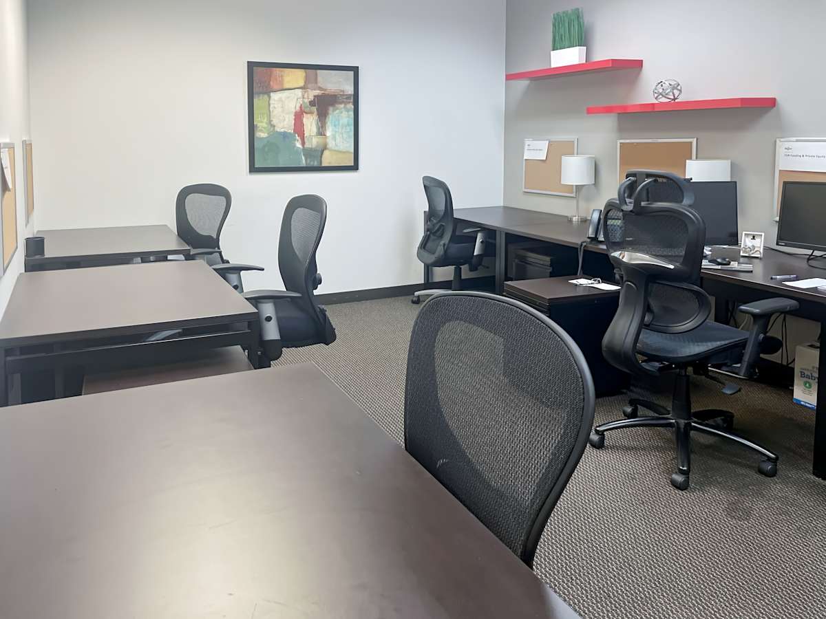 Gateway Corporate Center photo 2