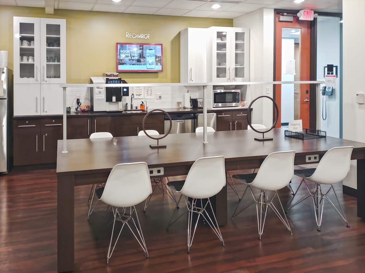 Riverwood Corporate Center I photo 6