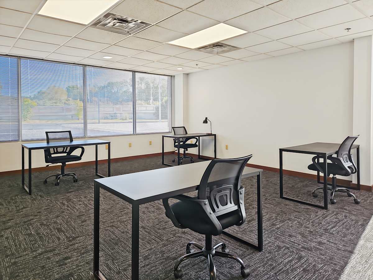 258 Corporate Dr photo 4