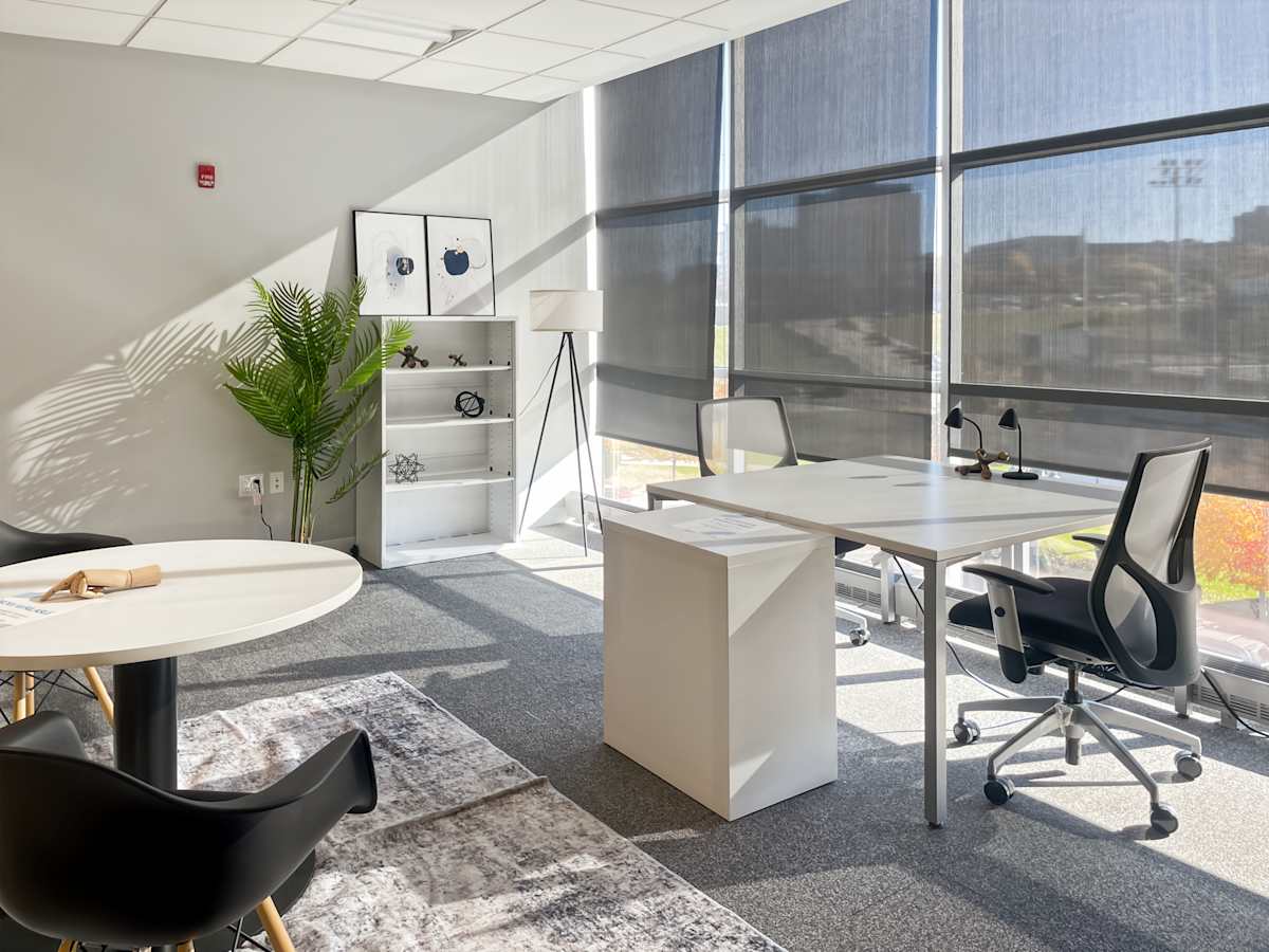 Spaces - 1433 North Water Street photo 4