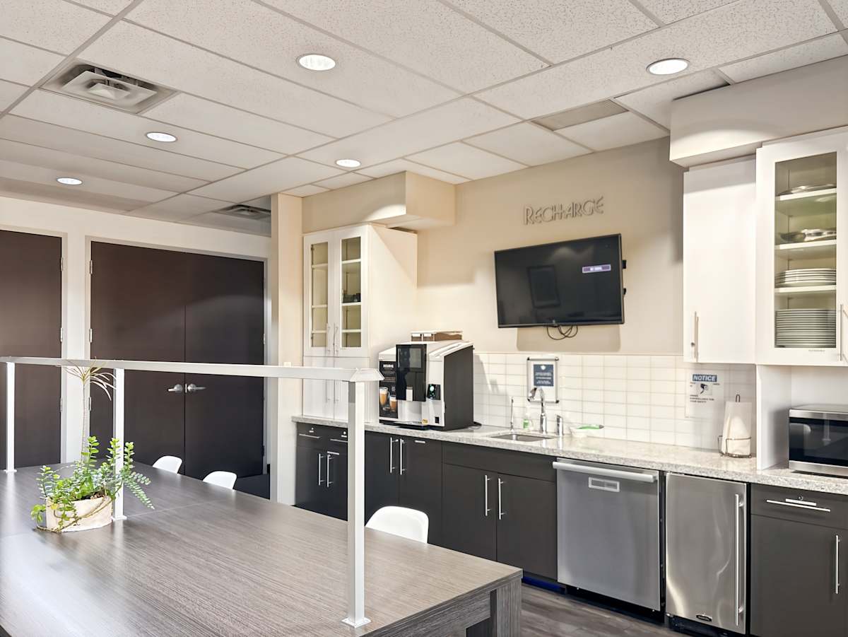 Regus - Surrey, King George Boulevard photo 2