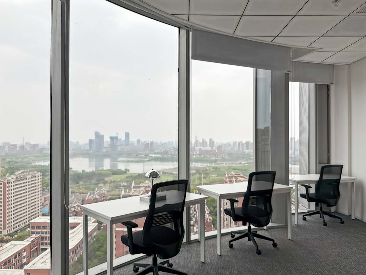 LFQ Tower photo 7