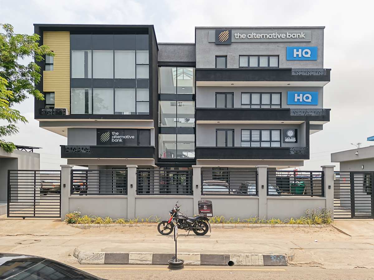 21 Admiralty Way photo 1
