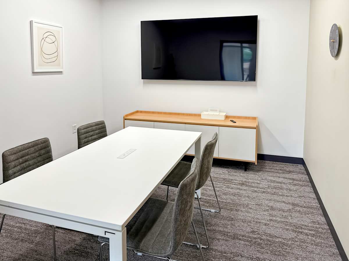 Regus - Eagan Woods photo 4