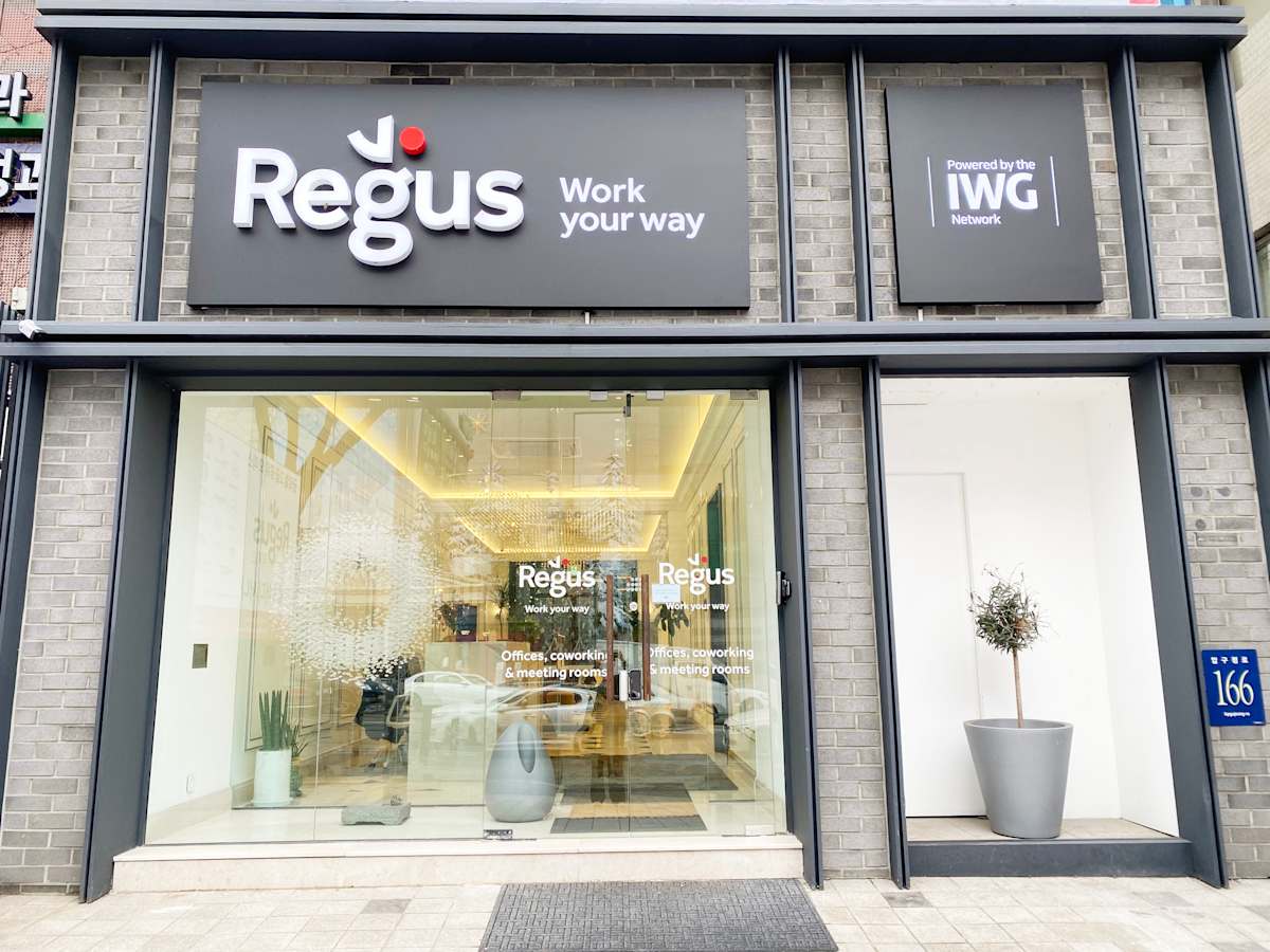 Apgujeong K Building photo 1