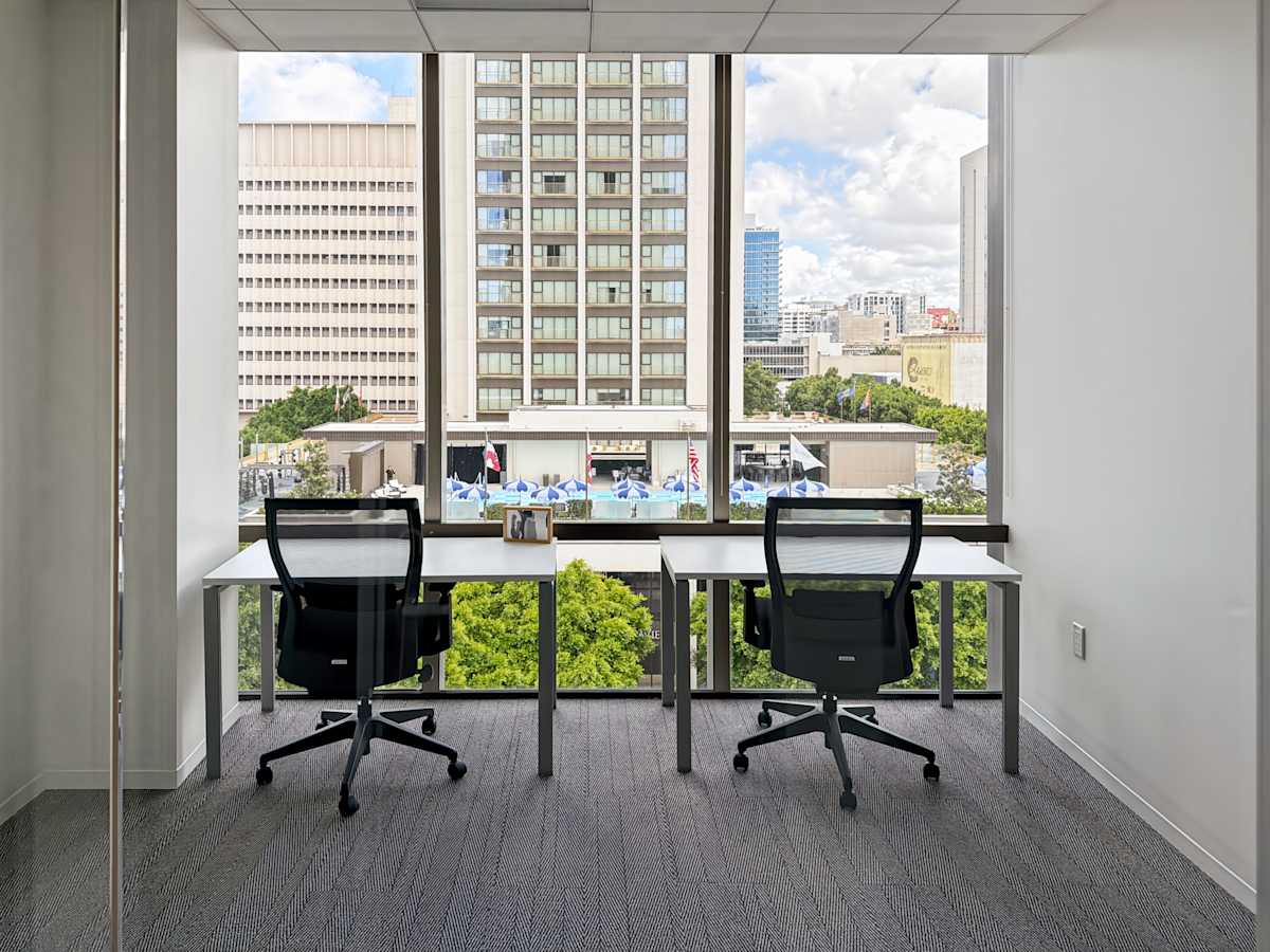 225 Broadway photo 5