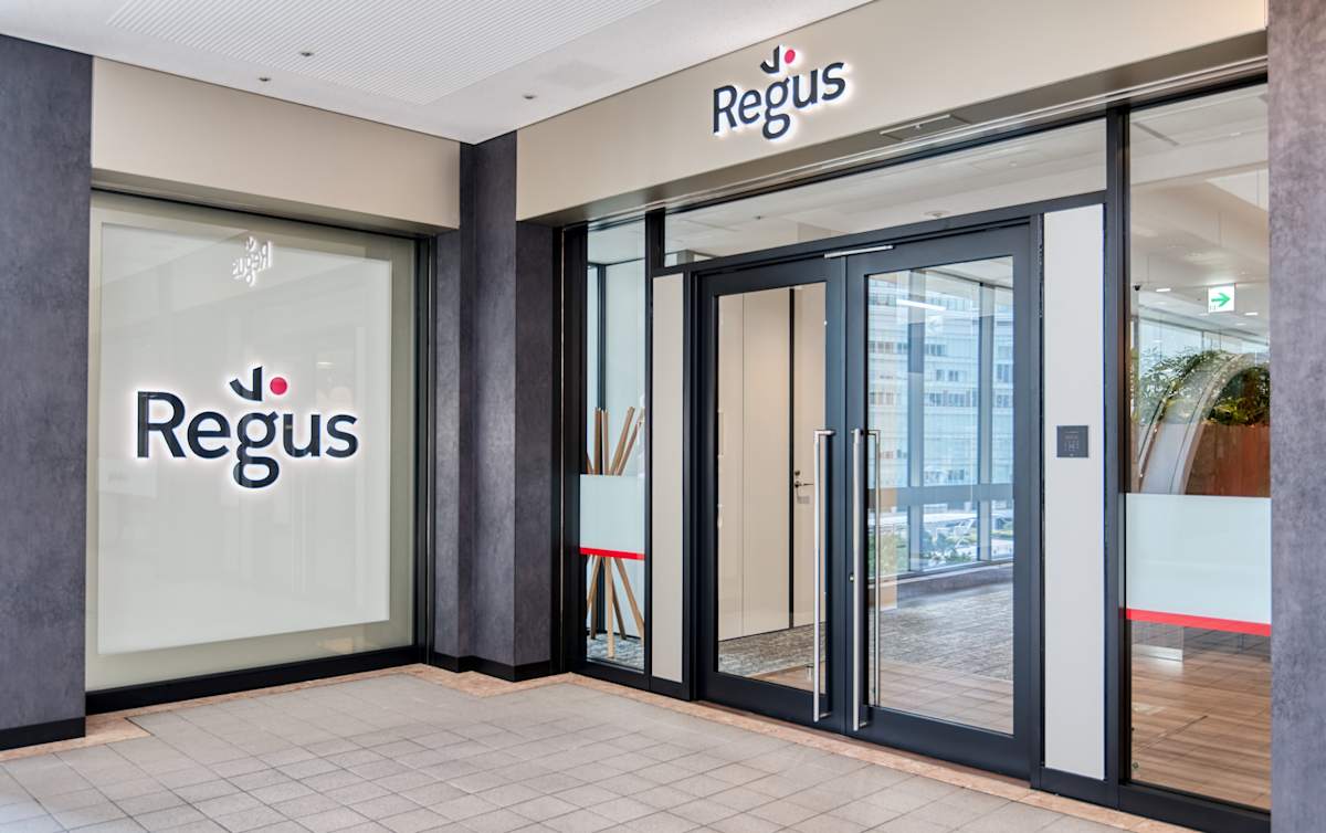 Regus - Yokohama Landmark Plaza photo 9