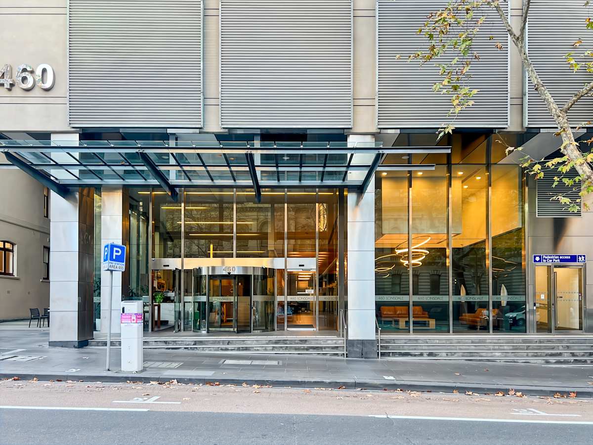 460 Lonsdale Street photo 1