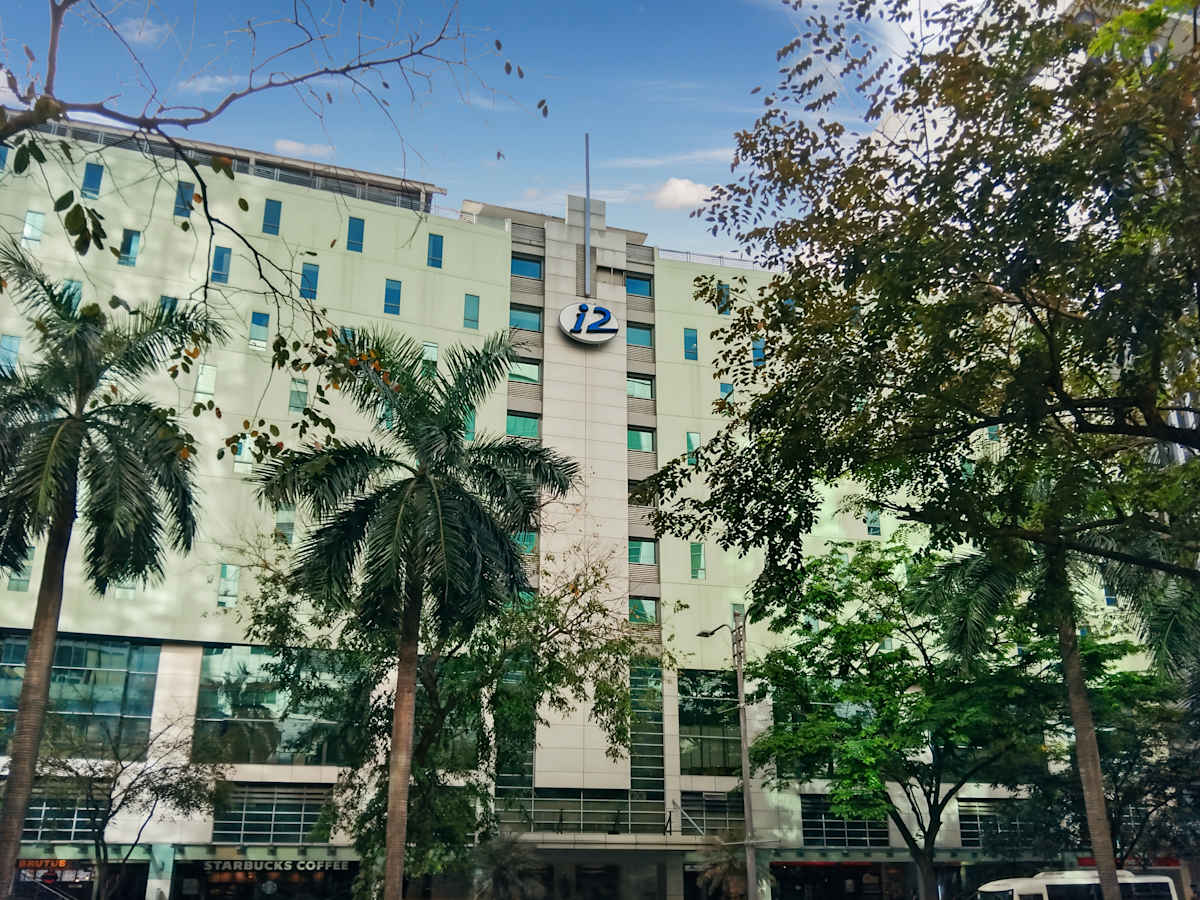 i2 Building