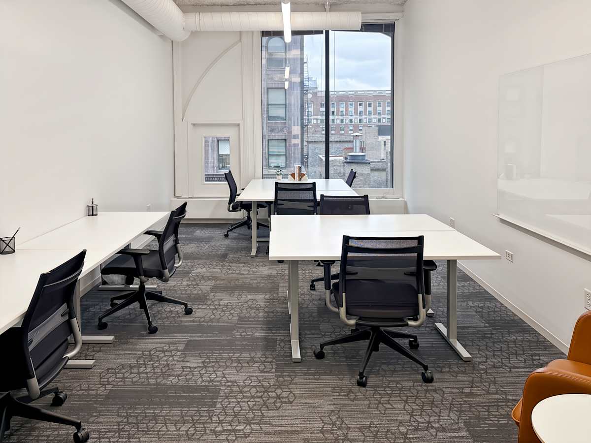 Spaces - Chicago - 1 N State St photo 7