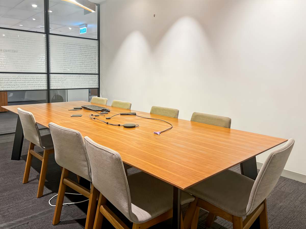 460 Lonsdale Street photo 9