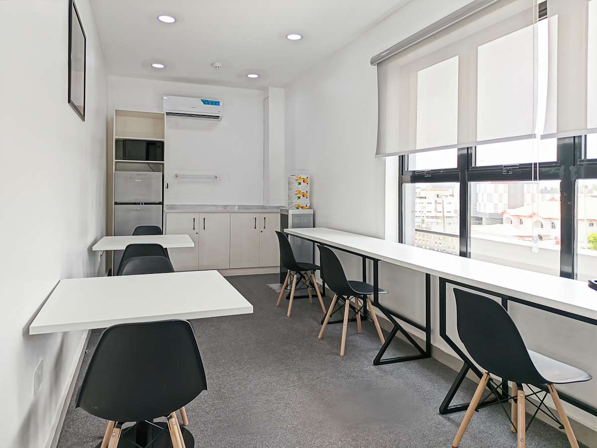 21 Admiralty Way photo 6