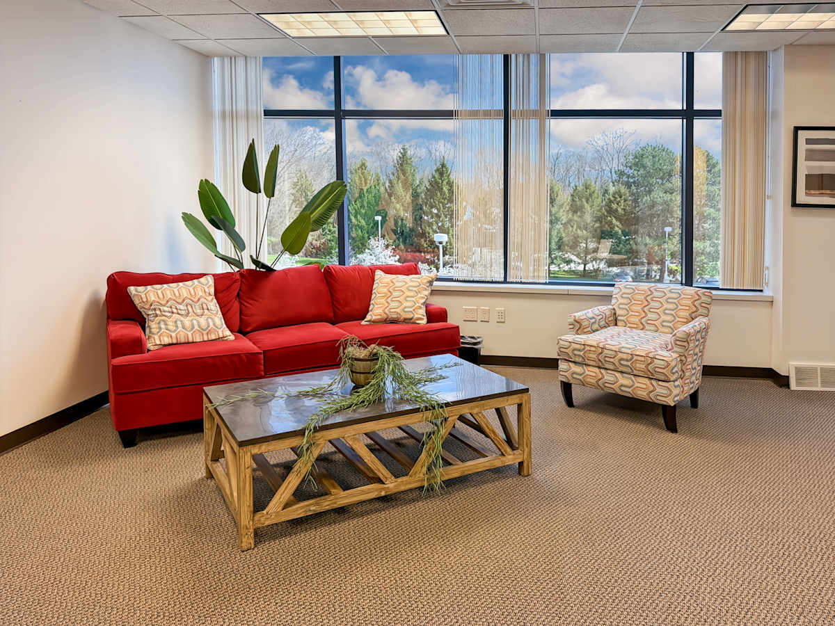 Regus - Grand Rapids, Kenmoor Avenue photo 5