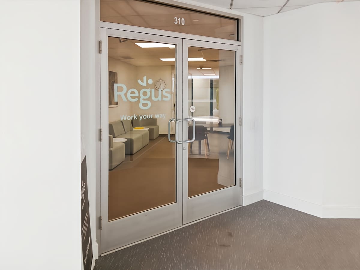 Regus - Nichols Hills - 5600 N May Ave photo 10