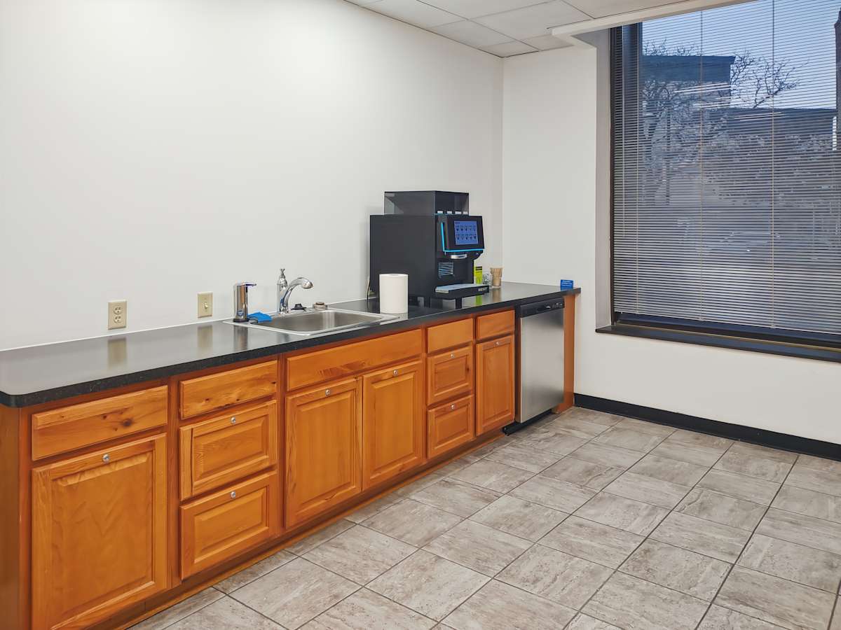 259 W Broadway photo 6