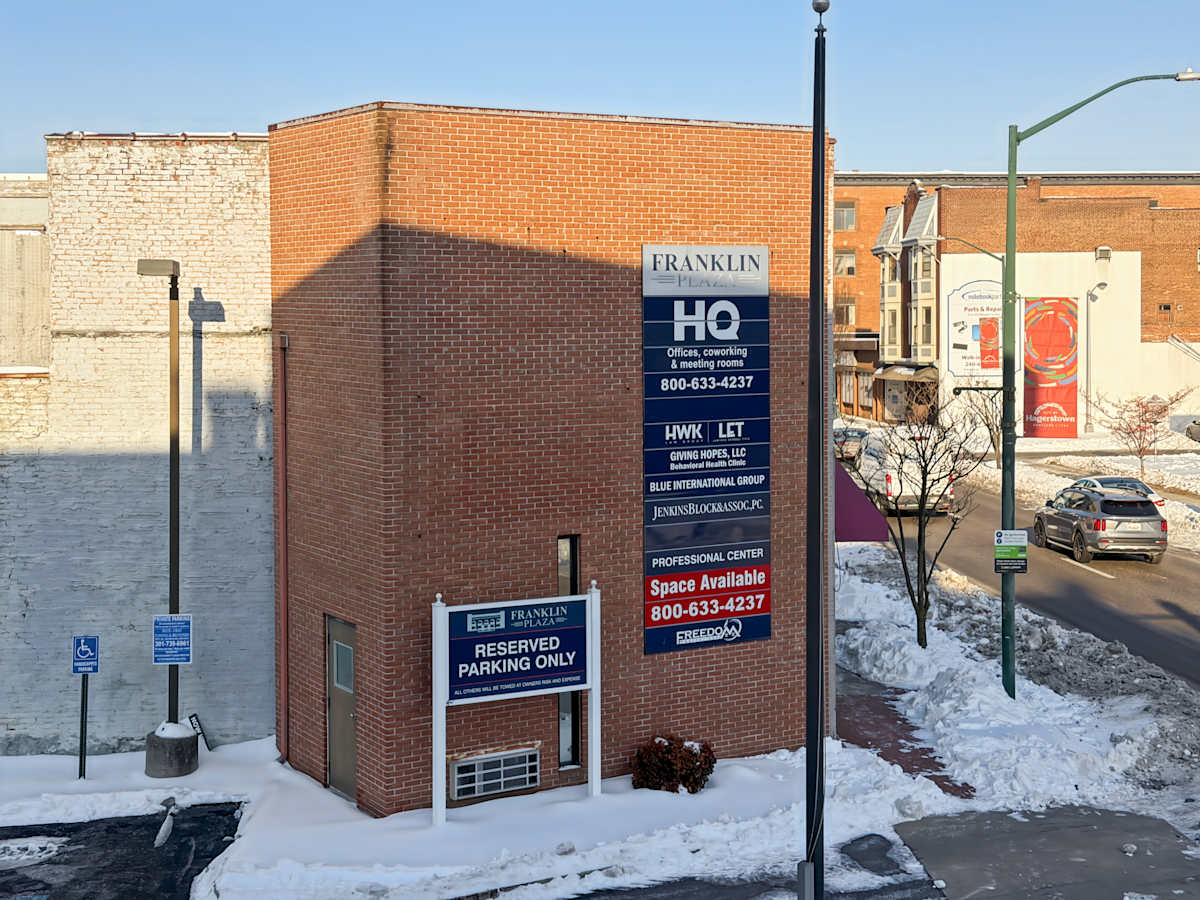 33 W Franklin St