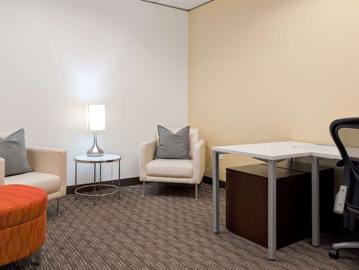 Redstone Corporate Center photo 3