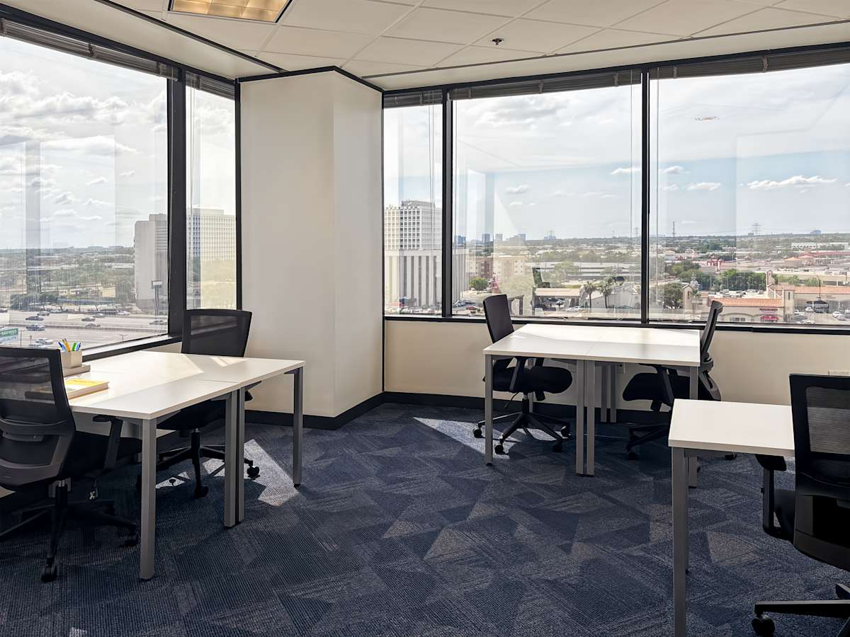 6671 Southwest Freeway photo 10