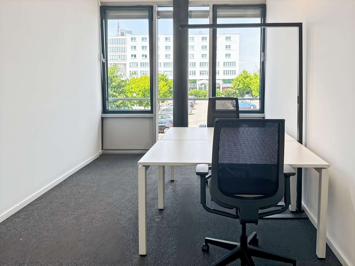 Regus - Schwetzingen, Carl-Benz-Strasse photo 4