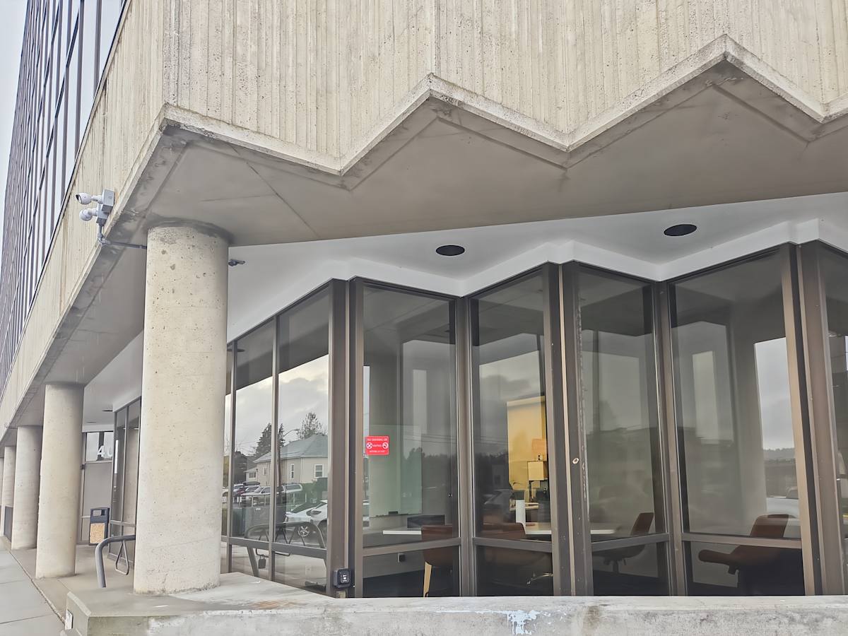 400 Warren Ave photo 11
