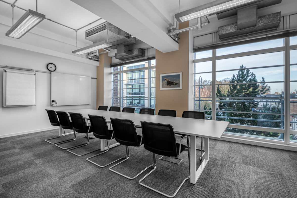 The Hub, Farnborough Business Park photo 3