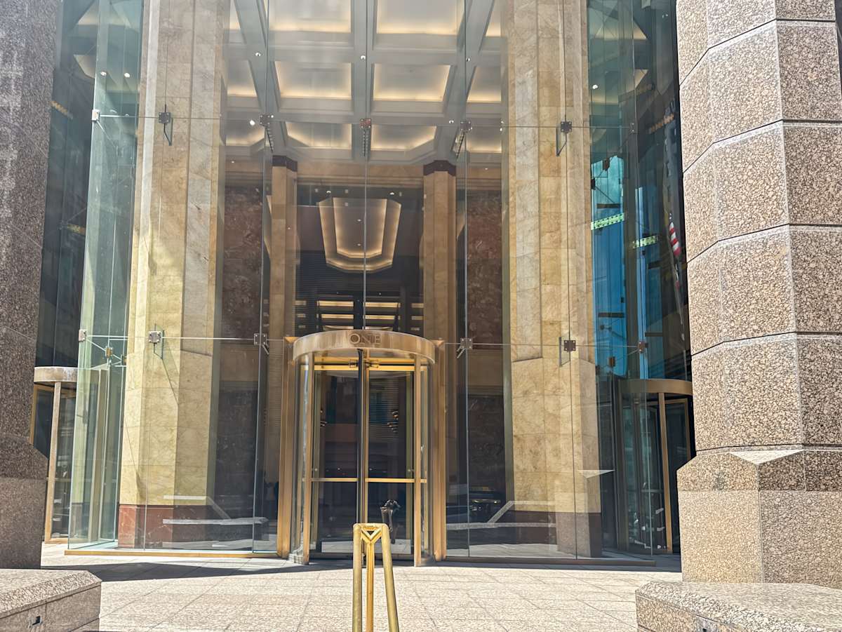 211 N Broadway photo 1