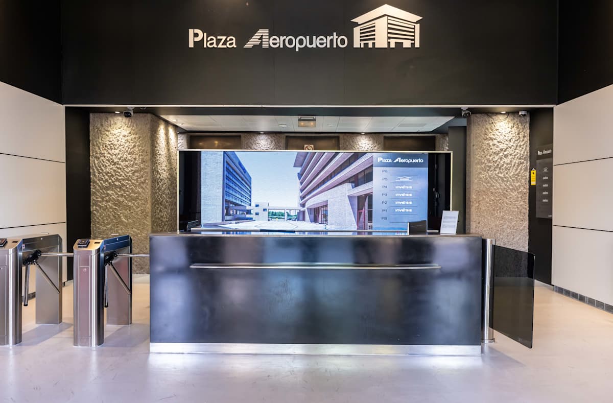 Regus - Madrid, Barajas photo 12