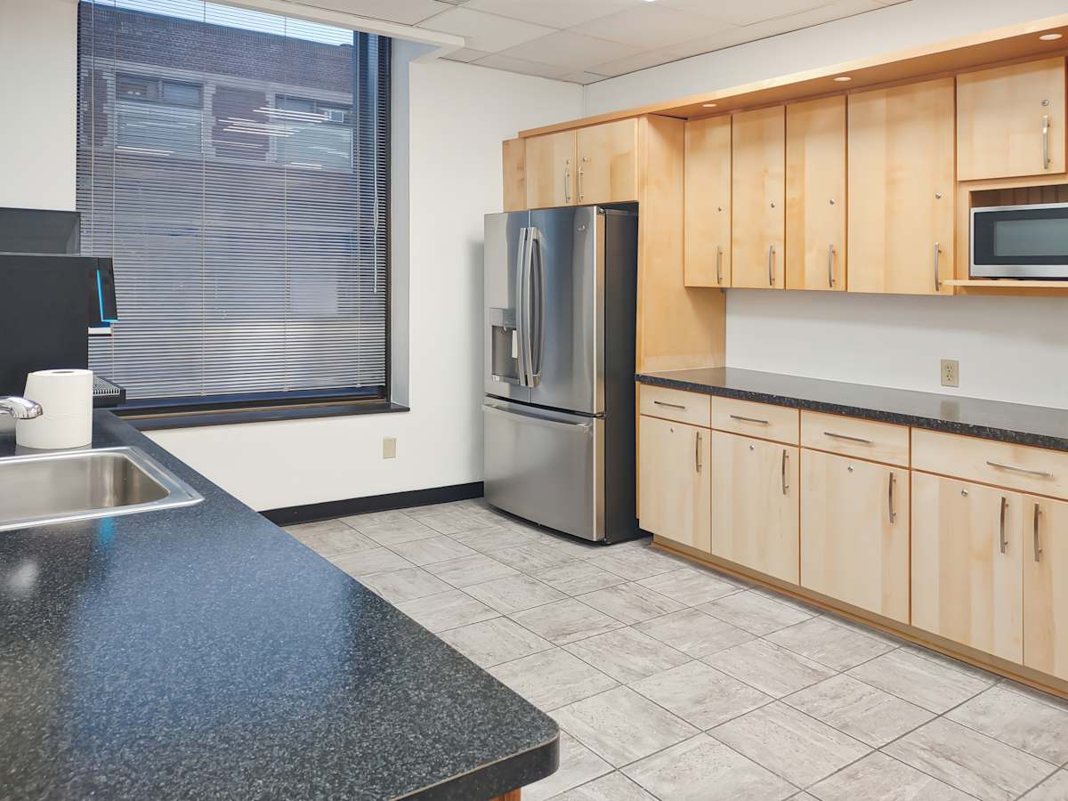 259 W Broadway photo 10