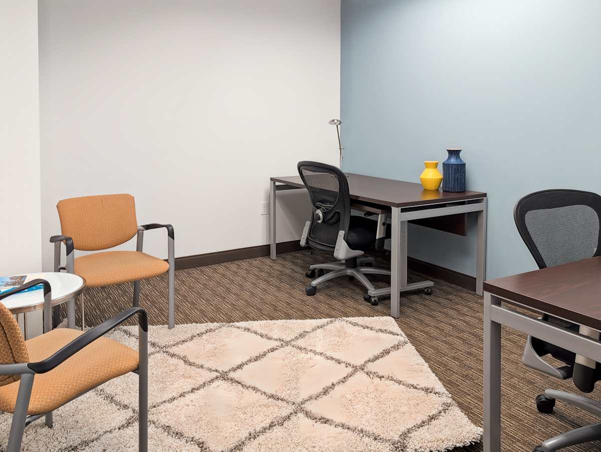 Redstone Corporate Center photo 8
