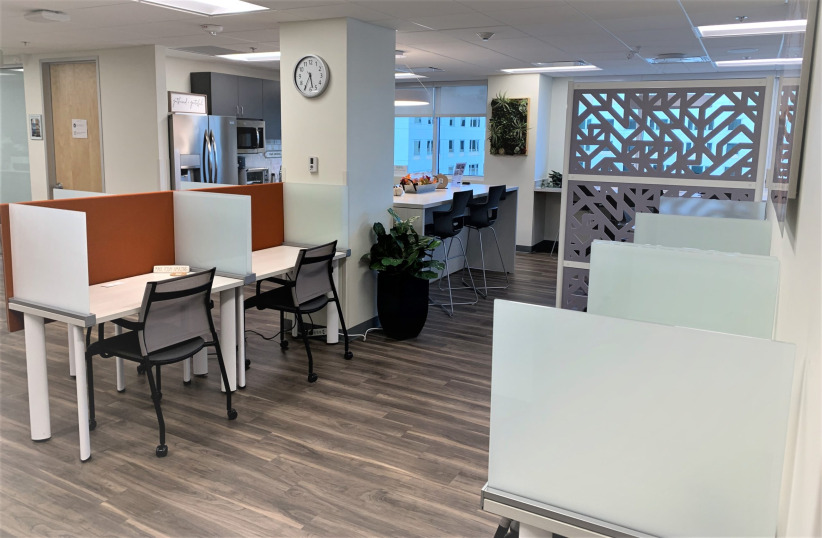Quest Workspaces - Plantation photo 3