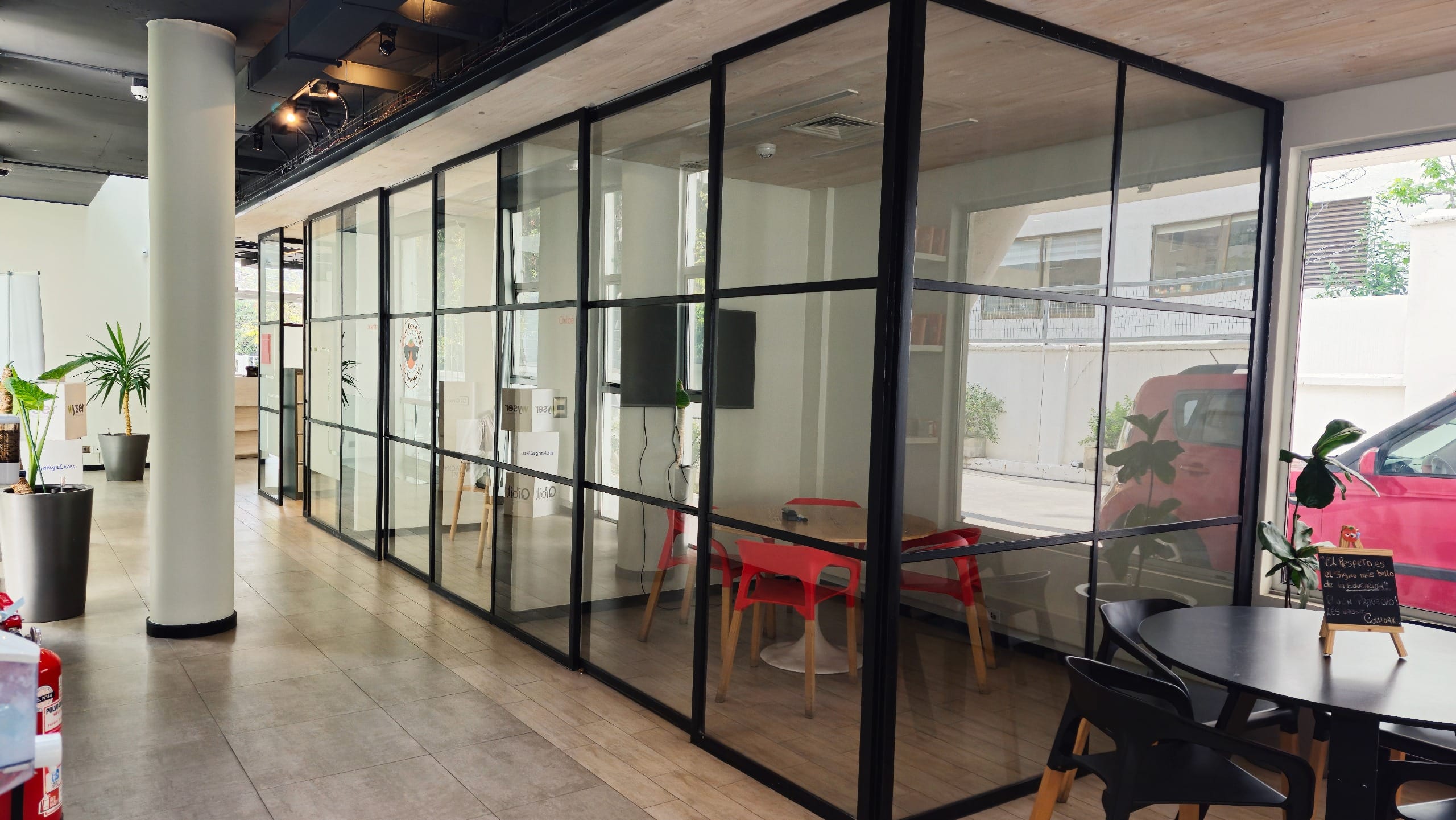 Co-Work LatAm Pocitos photo 4