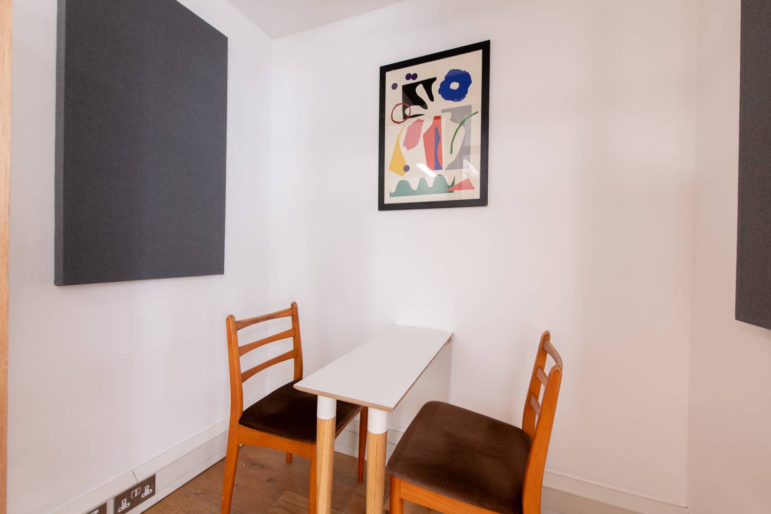 27 Corsham Street photo 3