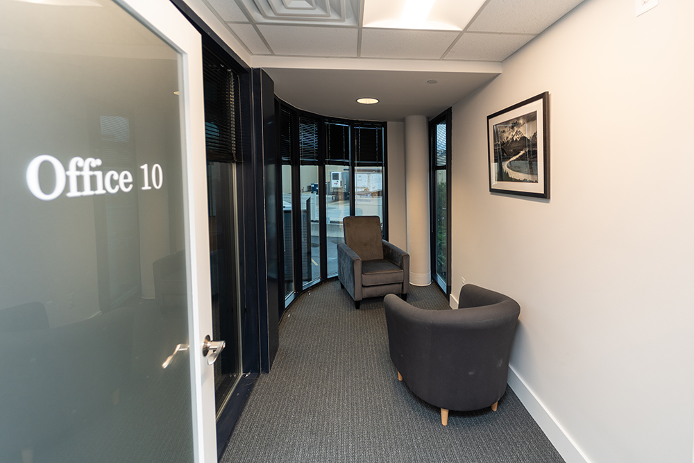 HeadRoom Wayne photo 3