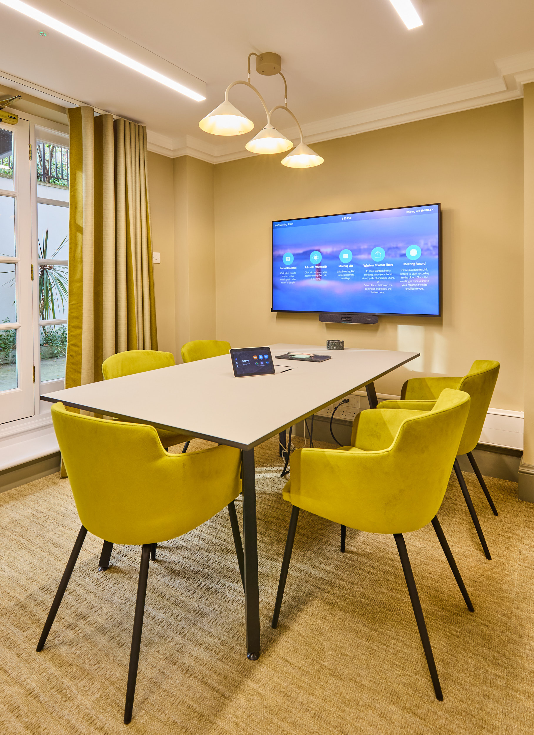 146 Buckingham Palace Road photo 9