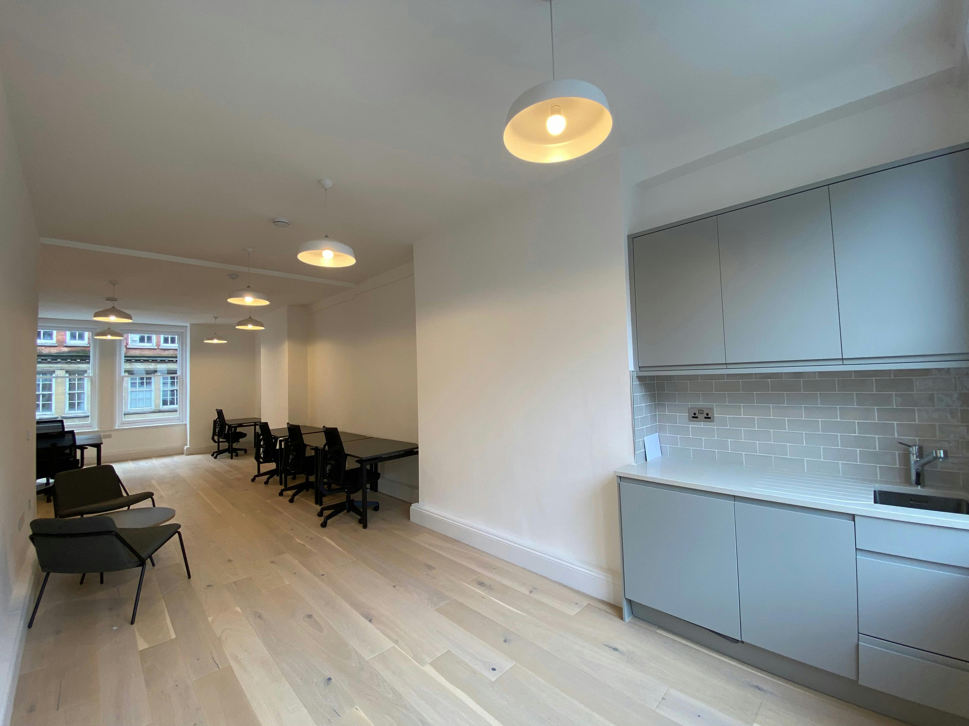 116 Great Portland Street photo 6