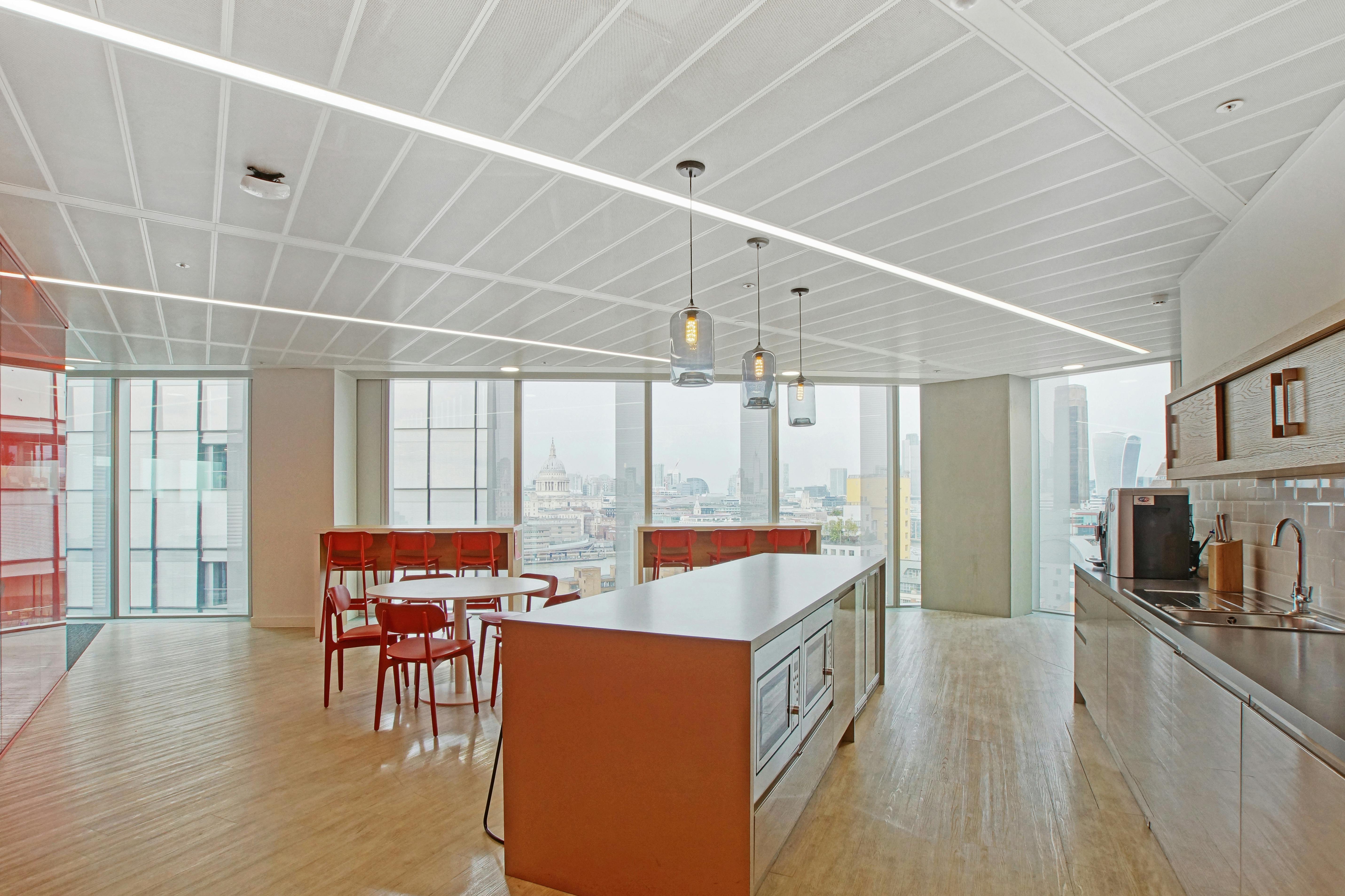 240 Blackfriars Road photo 2