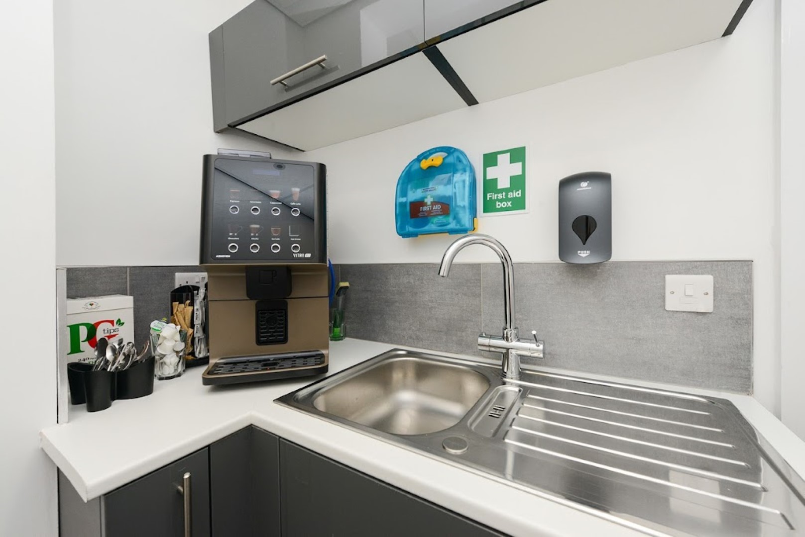 Hub37 photo 7