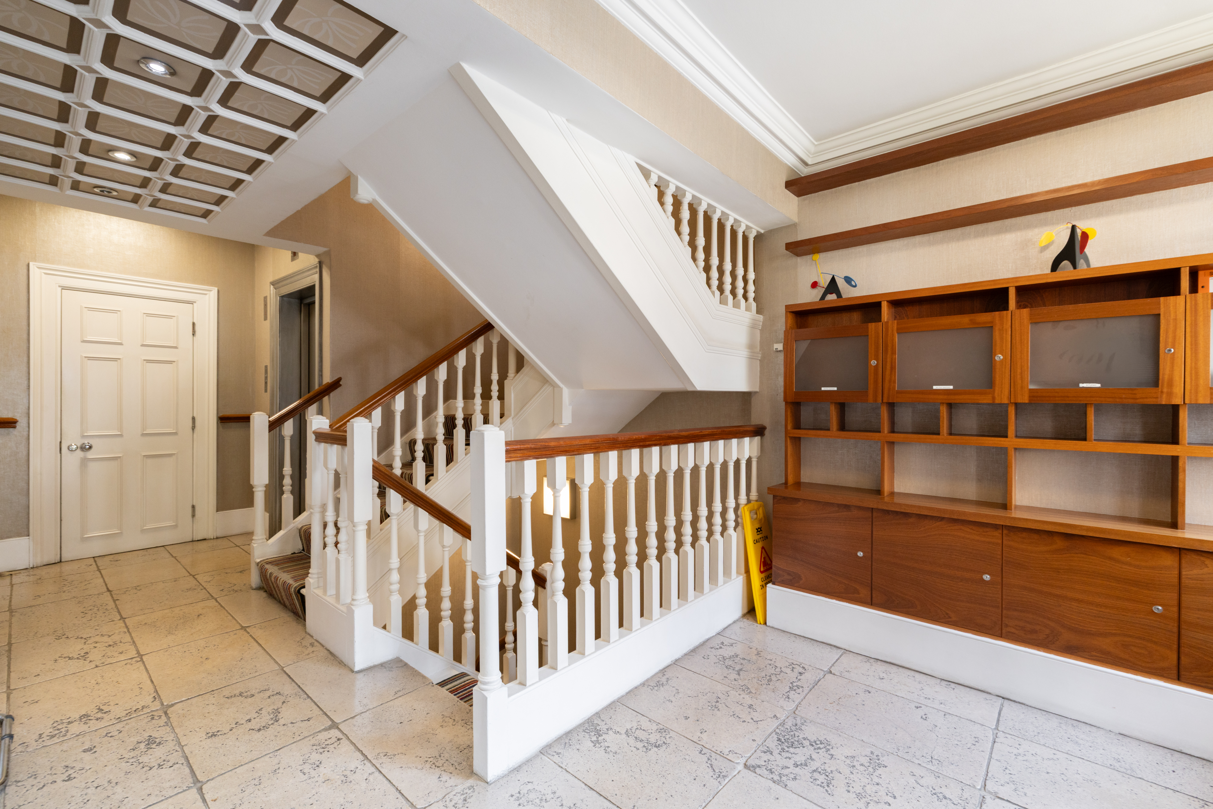 48 Curzon Street photo 2