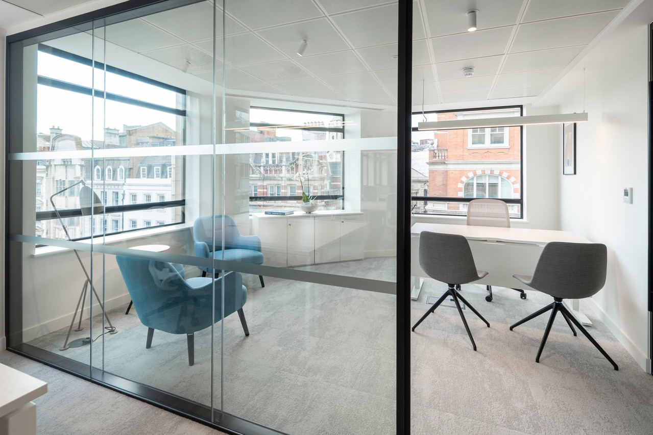 52 Conduit Street photo 2