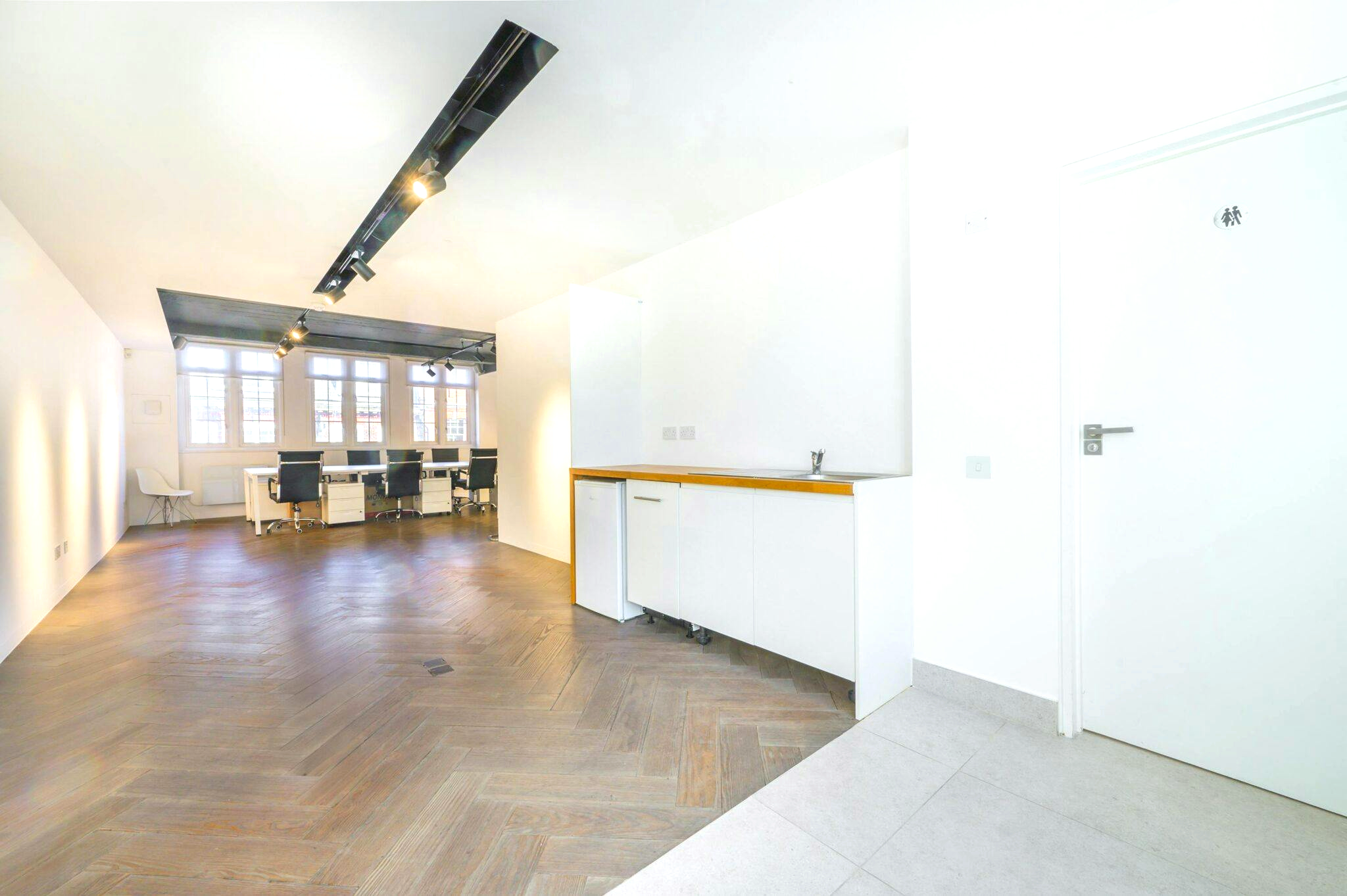 91 Great Titchfield Street photo 5