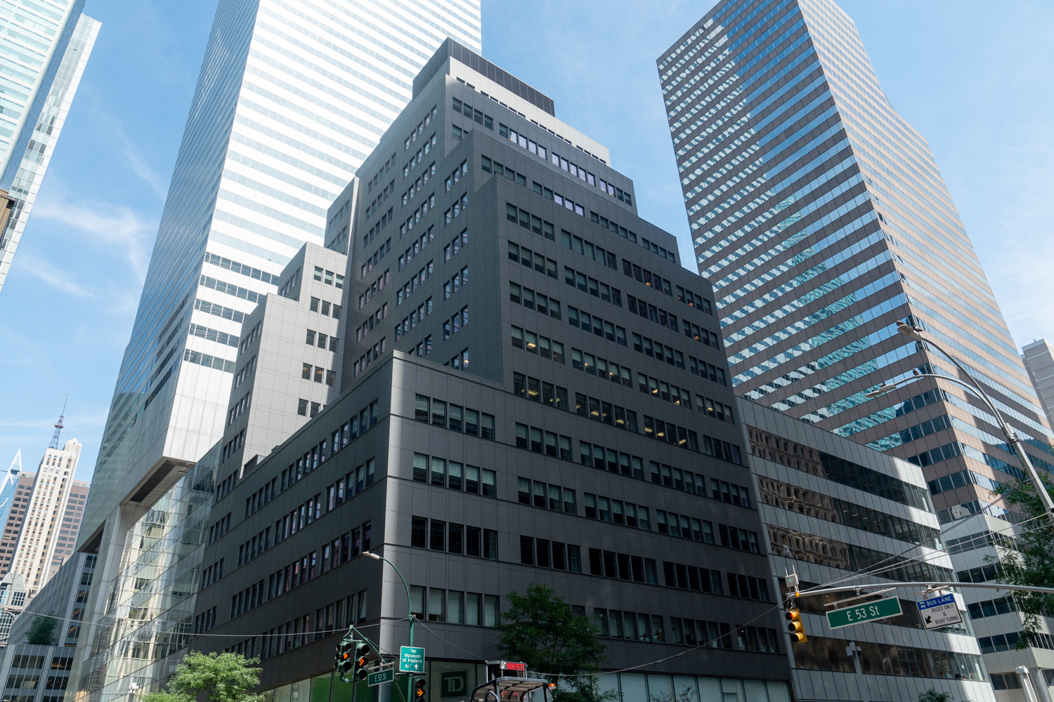Corporate Suites at 880 Third Avenue