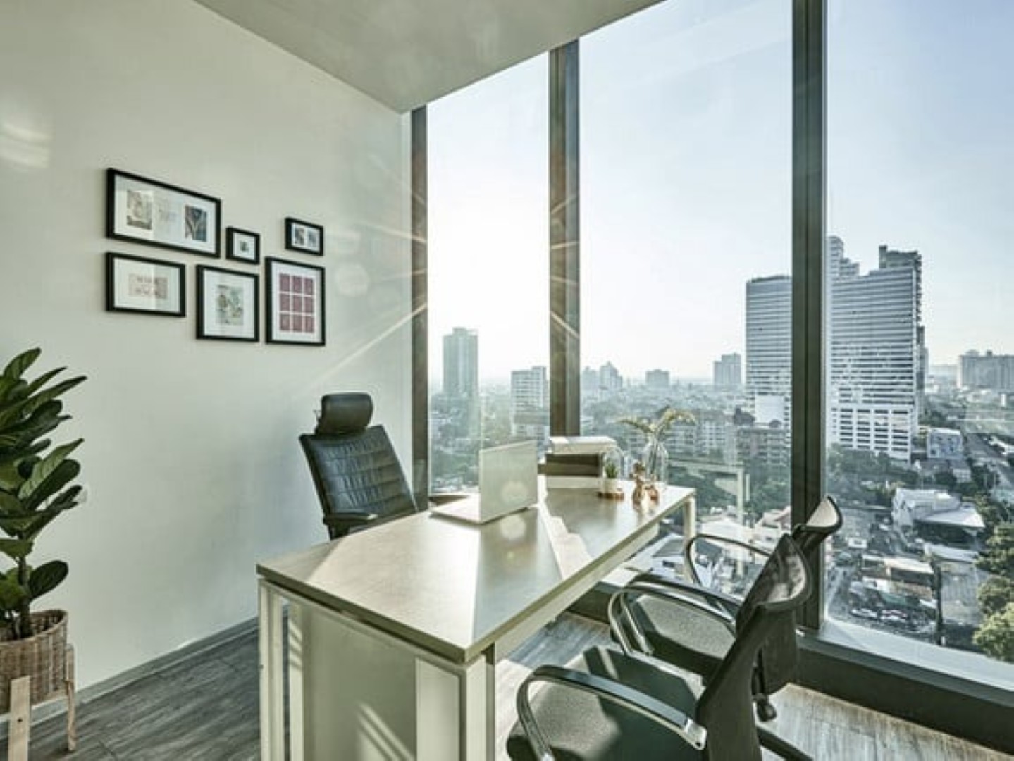 Two Pacific Place photo 2