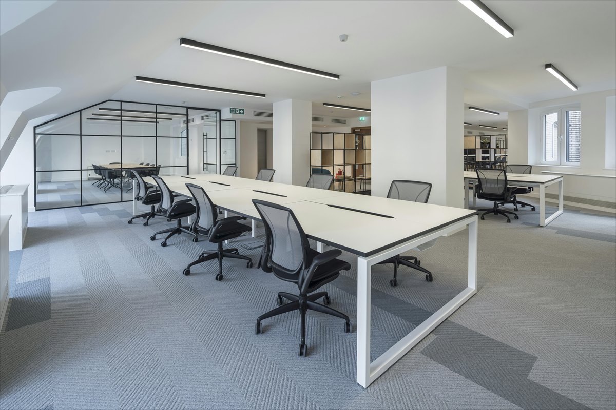 8 Lloyd’s Avenue photo 2